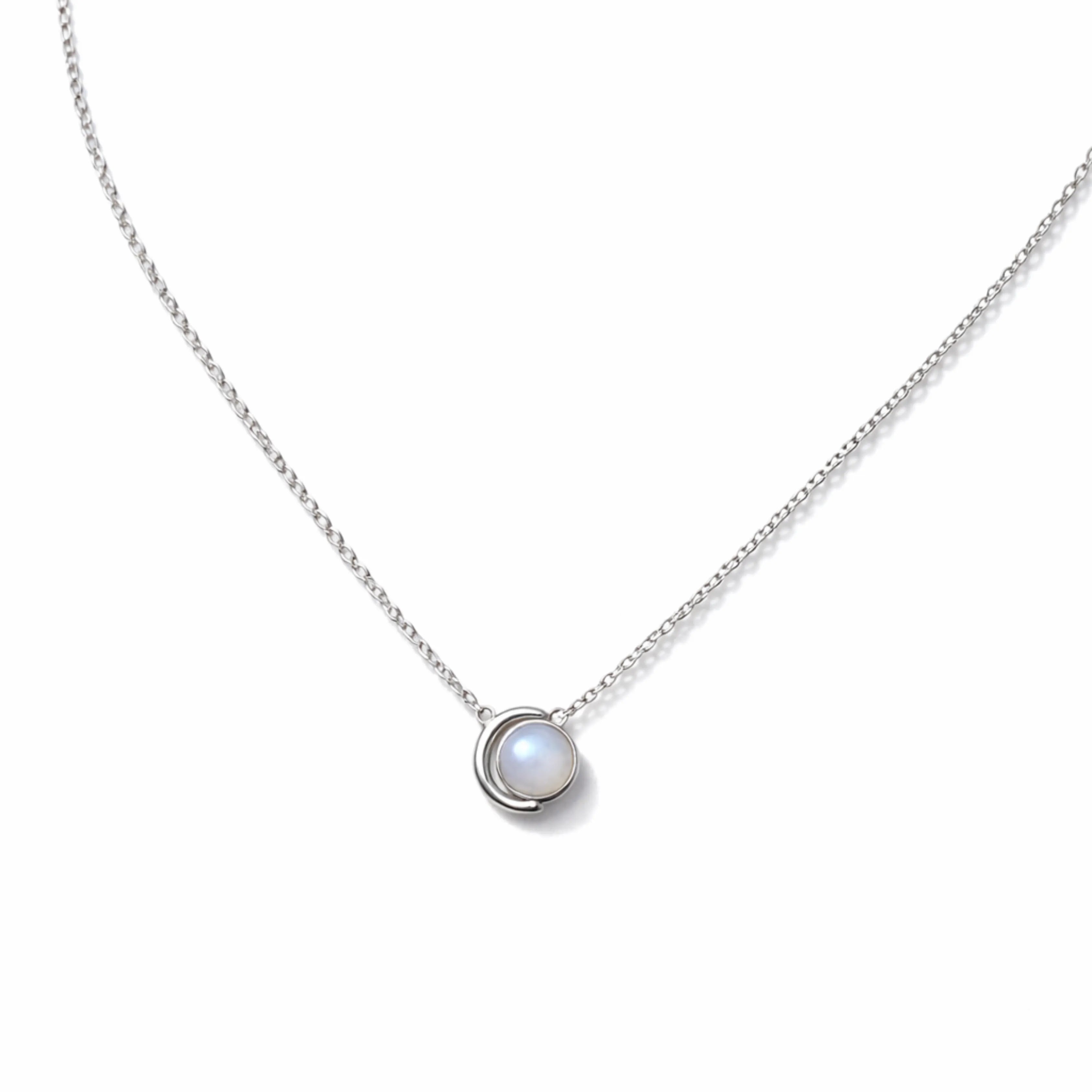 Minimal Pearl Bezel Pendant Necklace