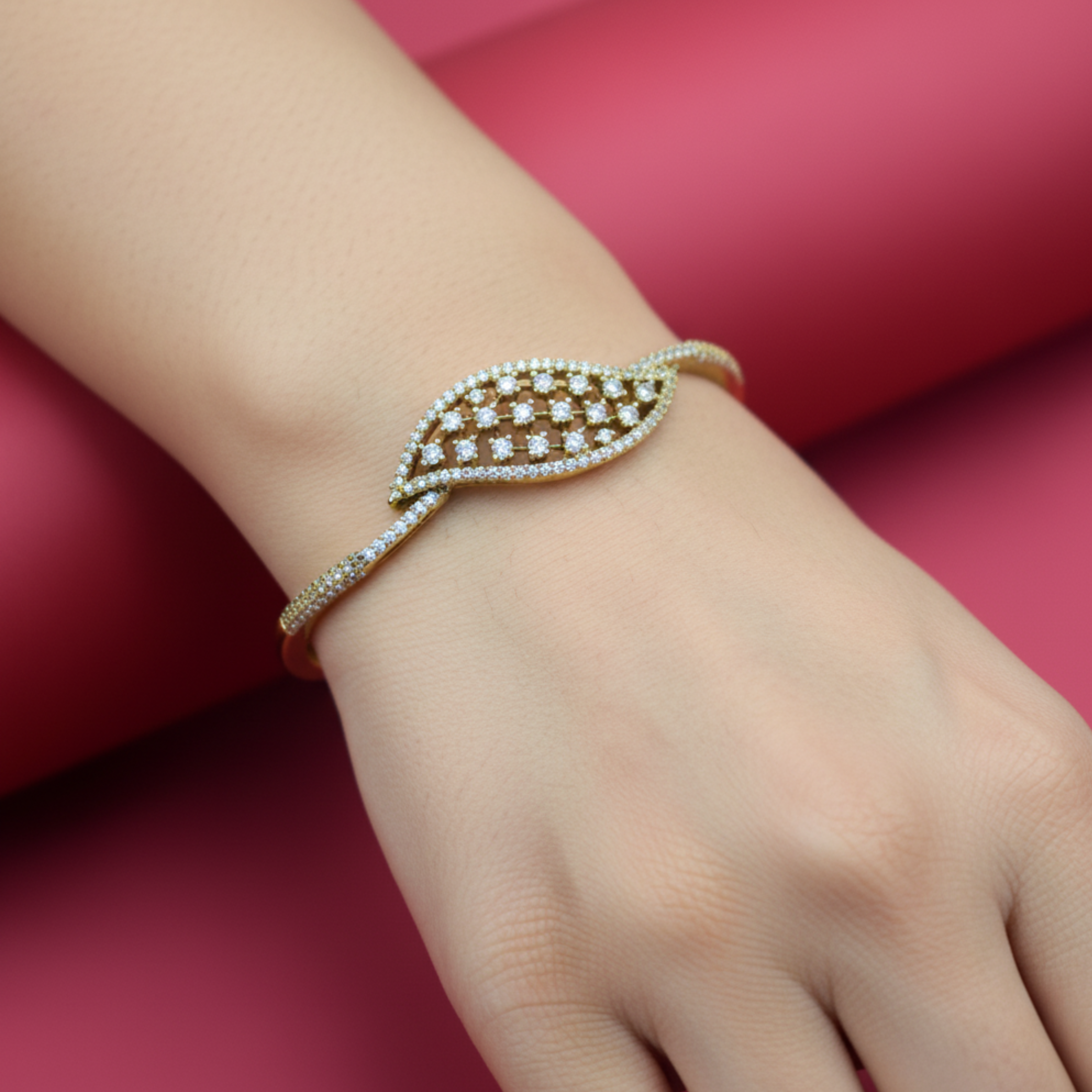 Golden Leaf Sparkle Bracelet