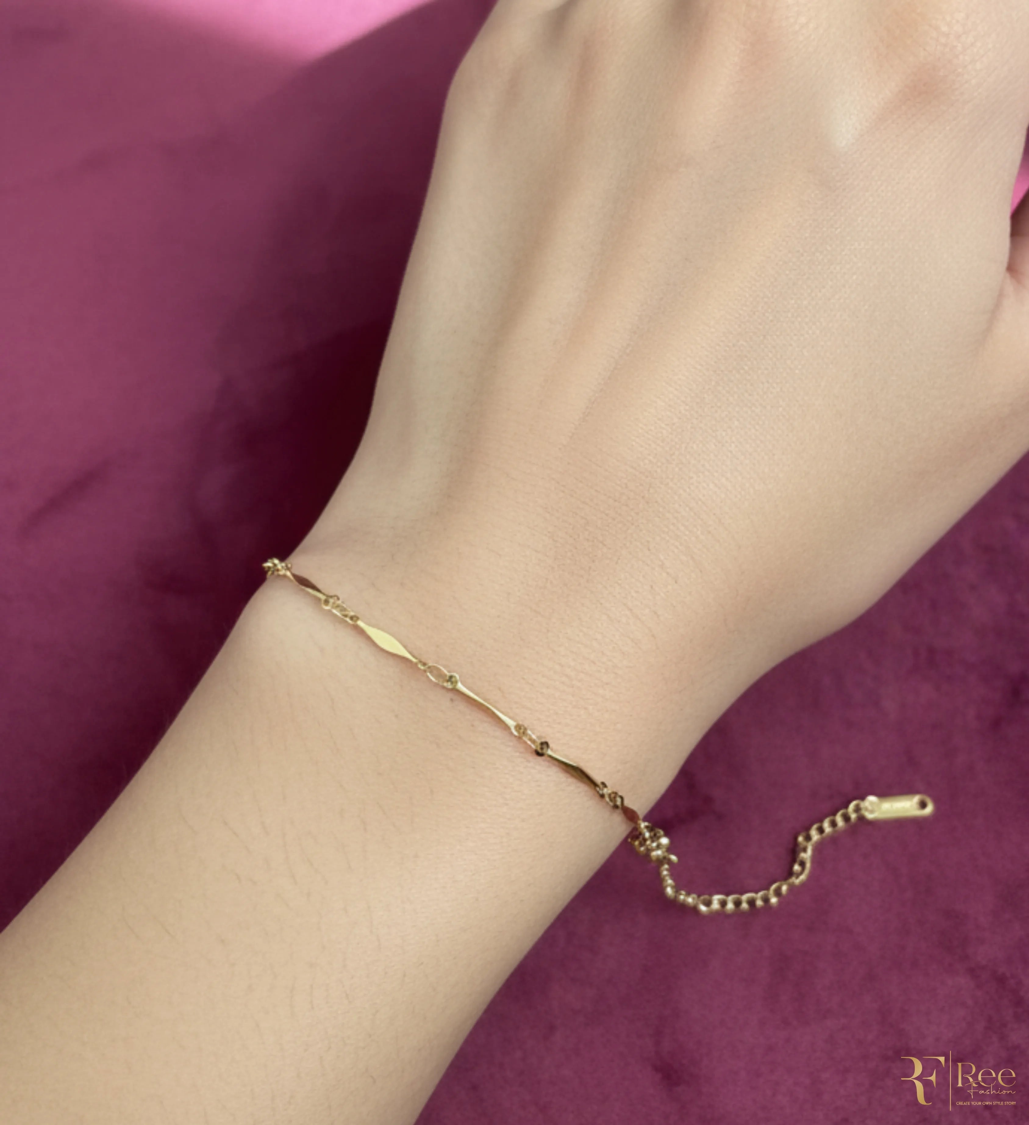 Elegant Gold Link Chain Bracelet