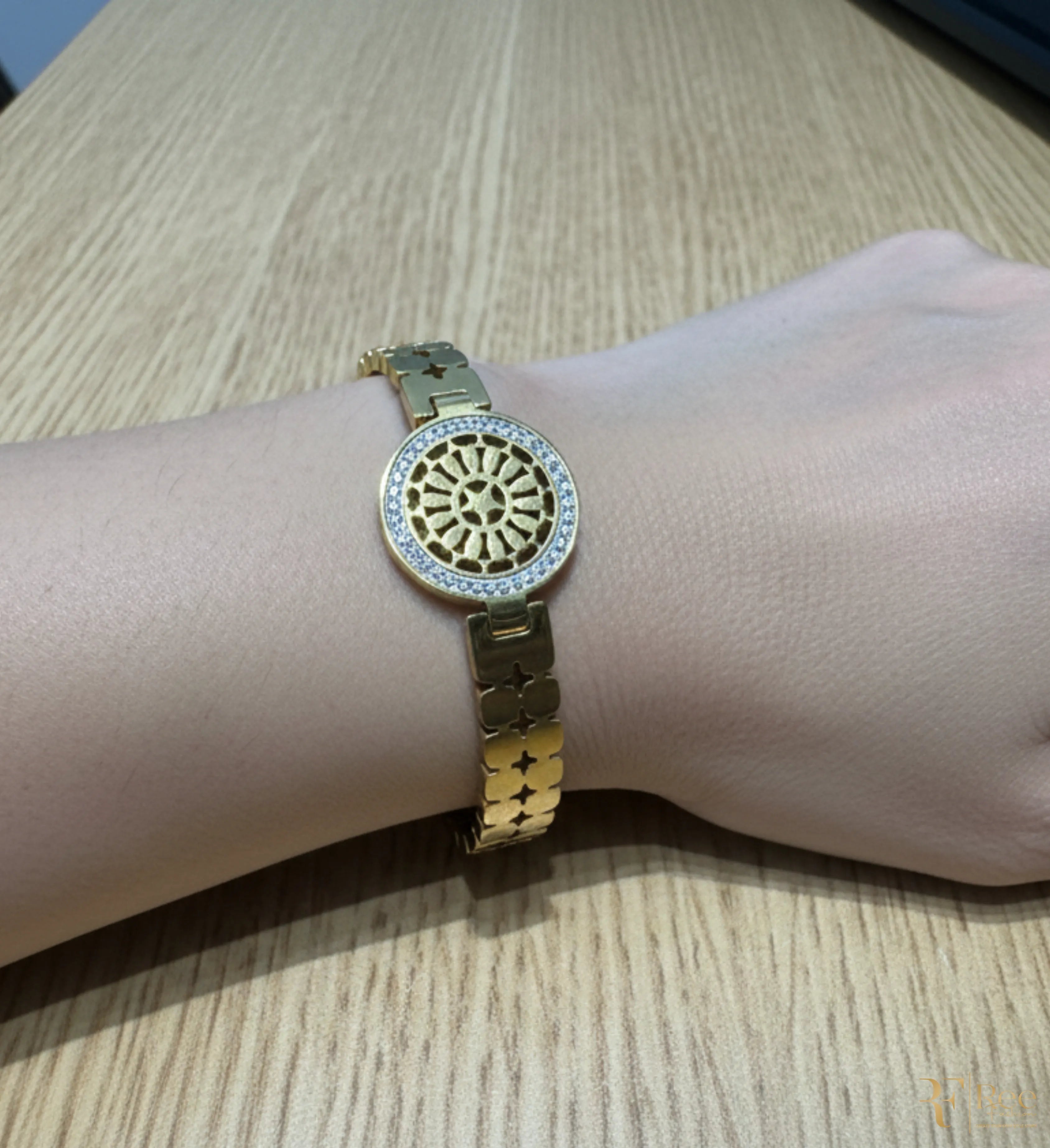 Royal Charm Gold Bracelet