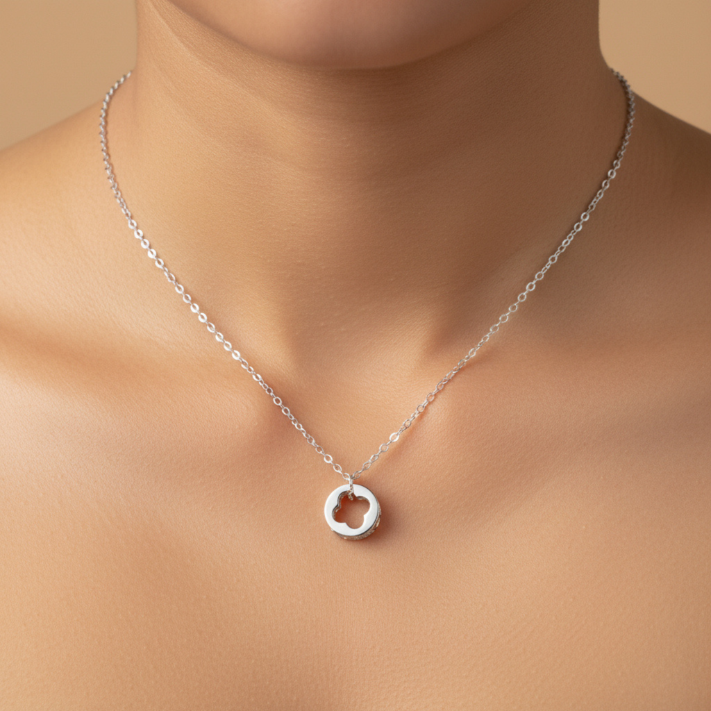 Pure Clover Halo Pendant