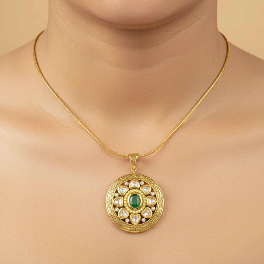 Royal Emerald Kundan Pendant Necklace