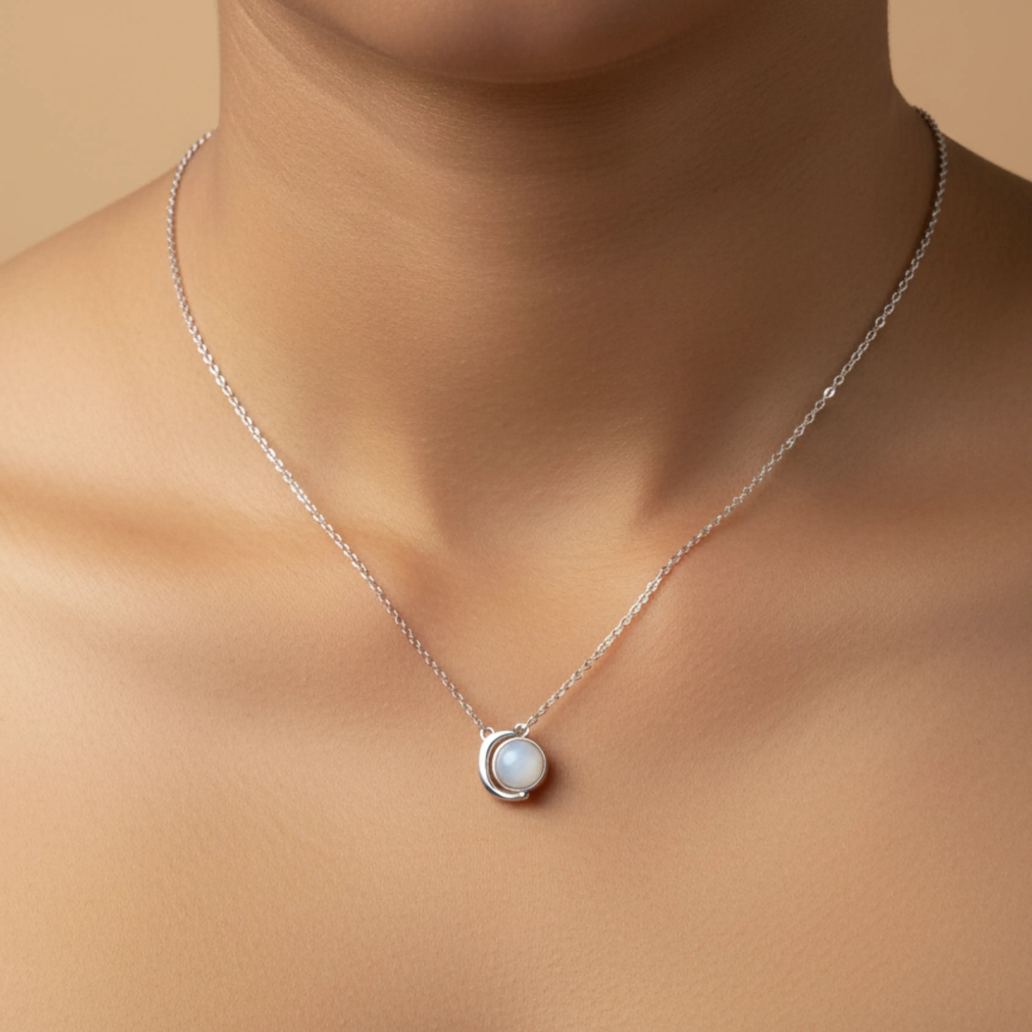 Minimal Pearl Bezel Pendant Necklace