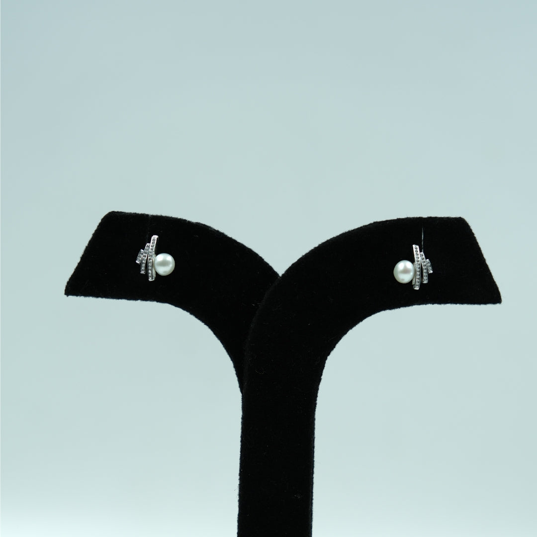 Luna Spark Pearl Studs