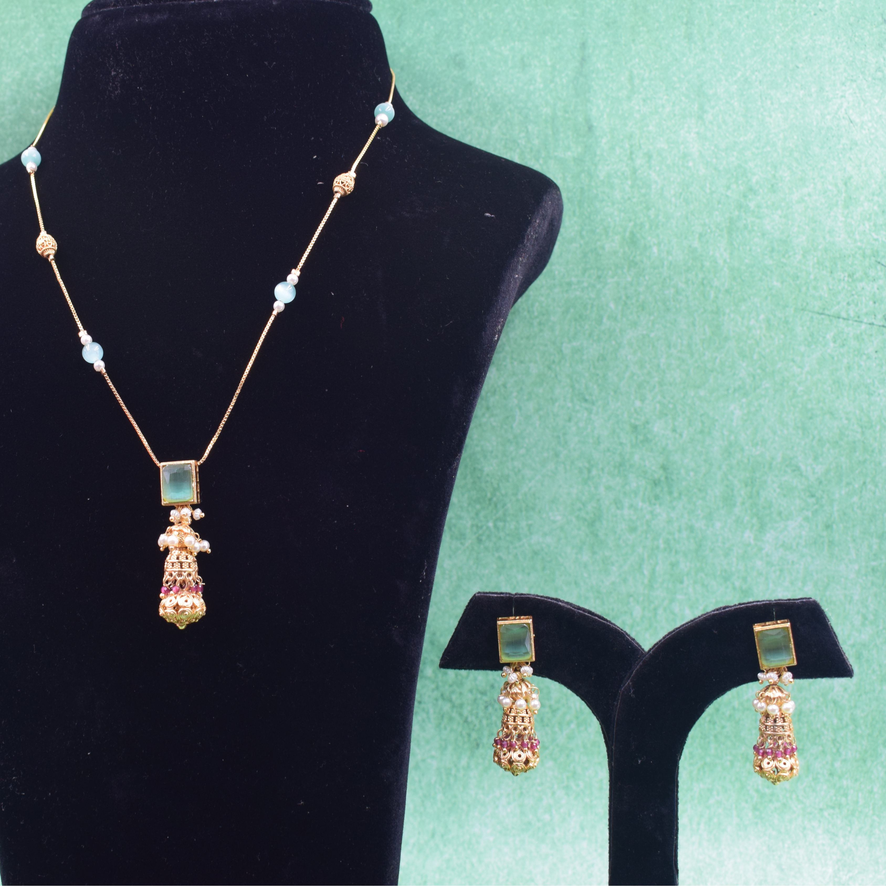Emerald Jhumka Drop Pendant