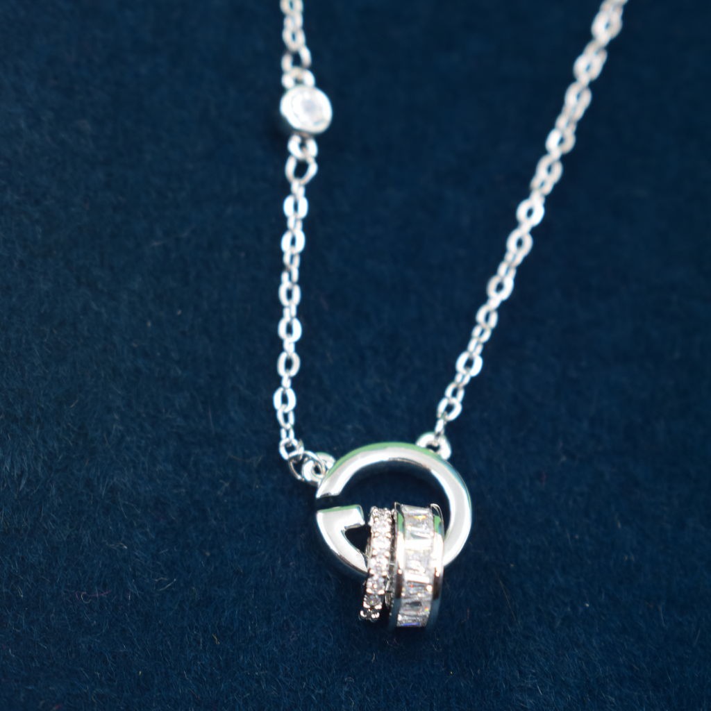 Eterna Link Pendant