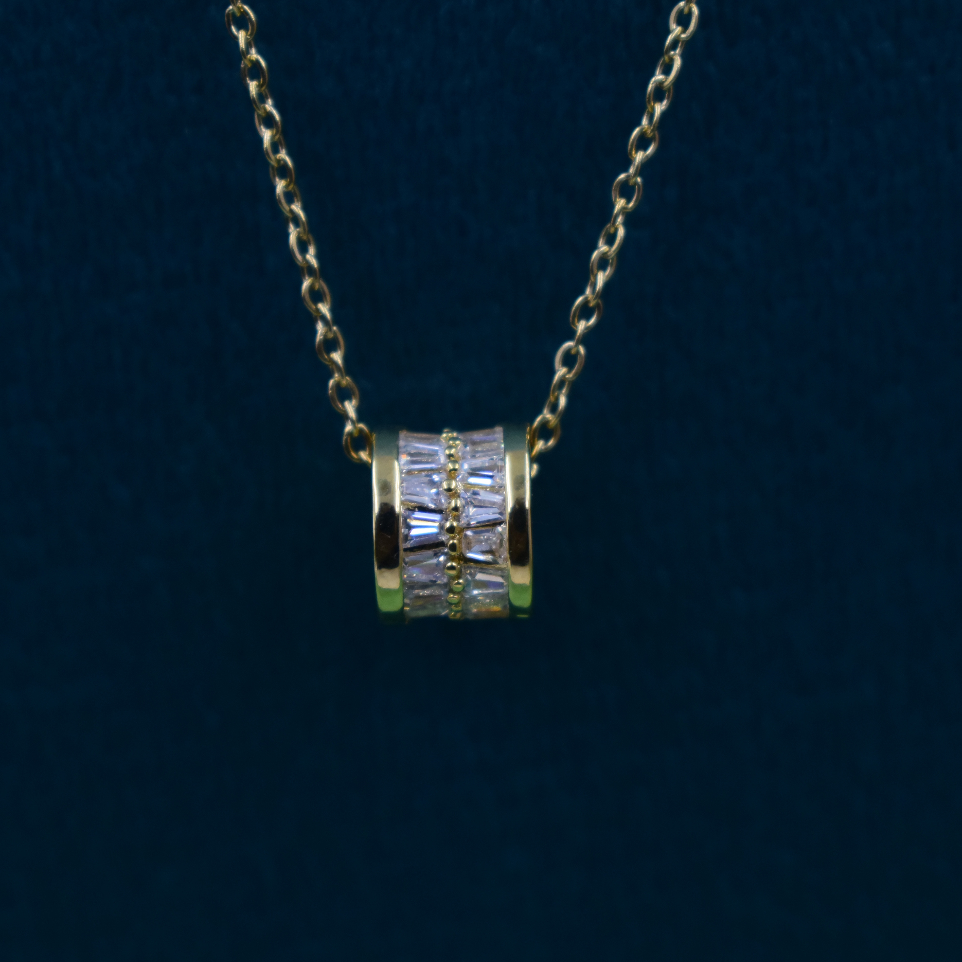 Golden Spark Barrel Pendan