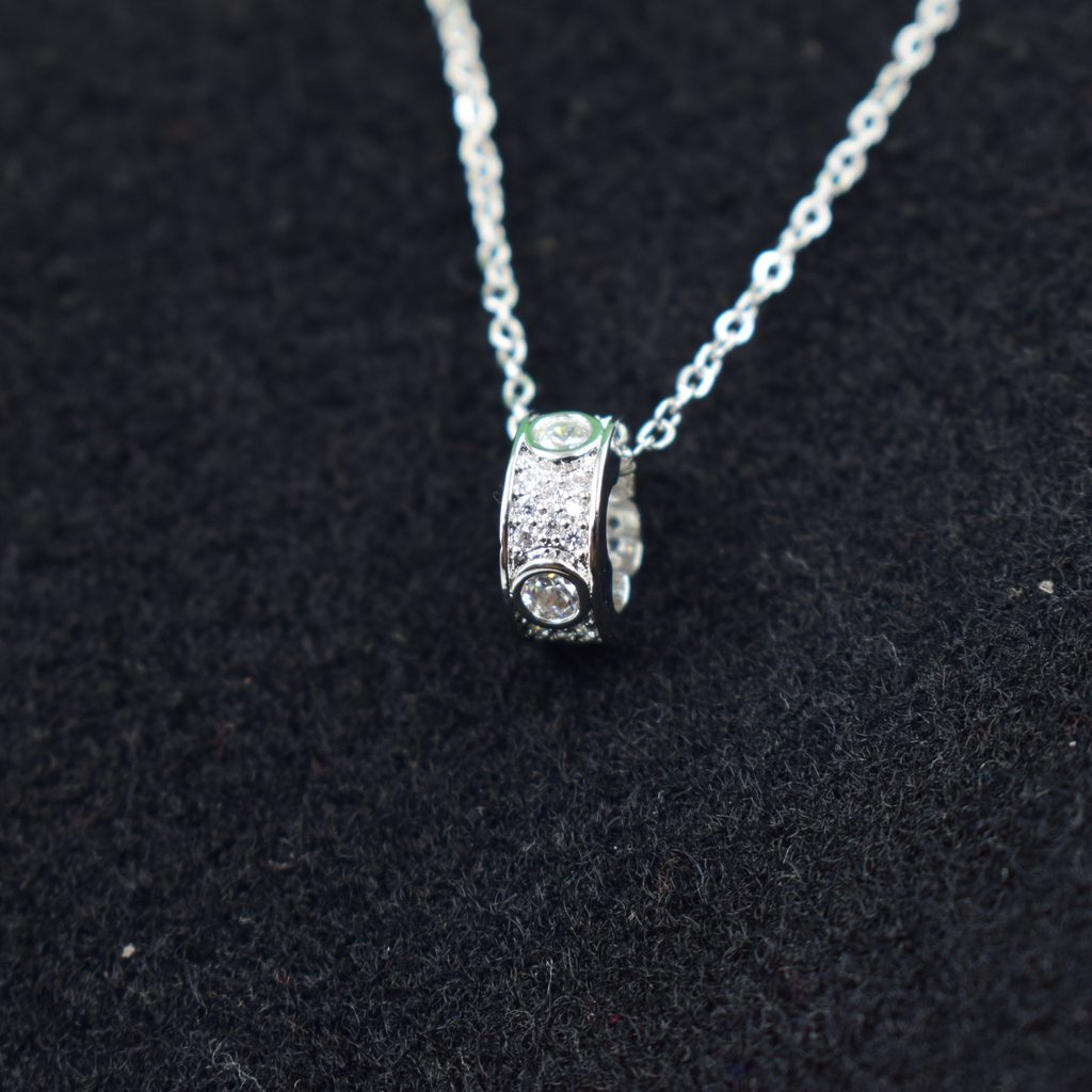 Pure Clover Halo Pendant