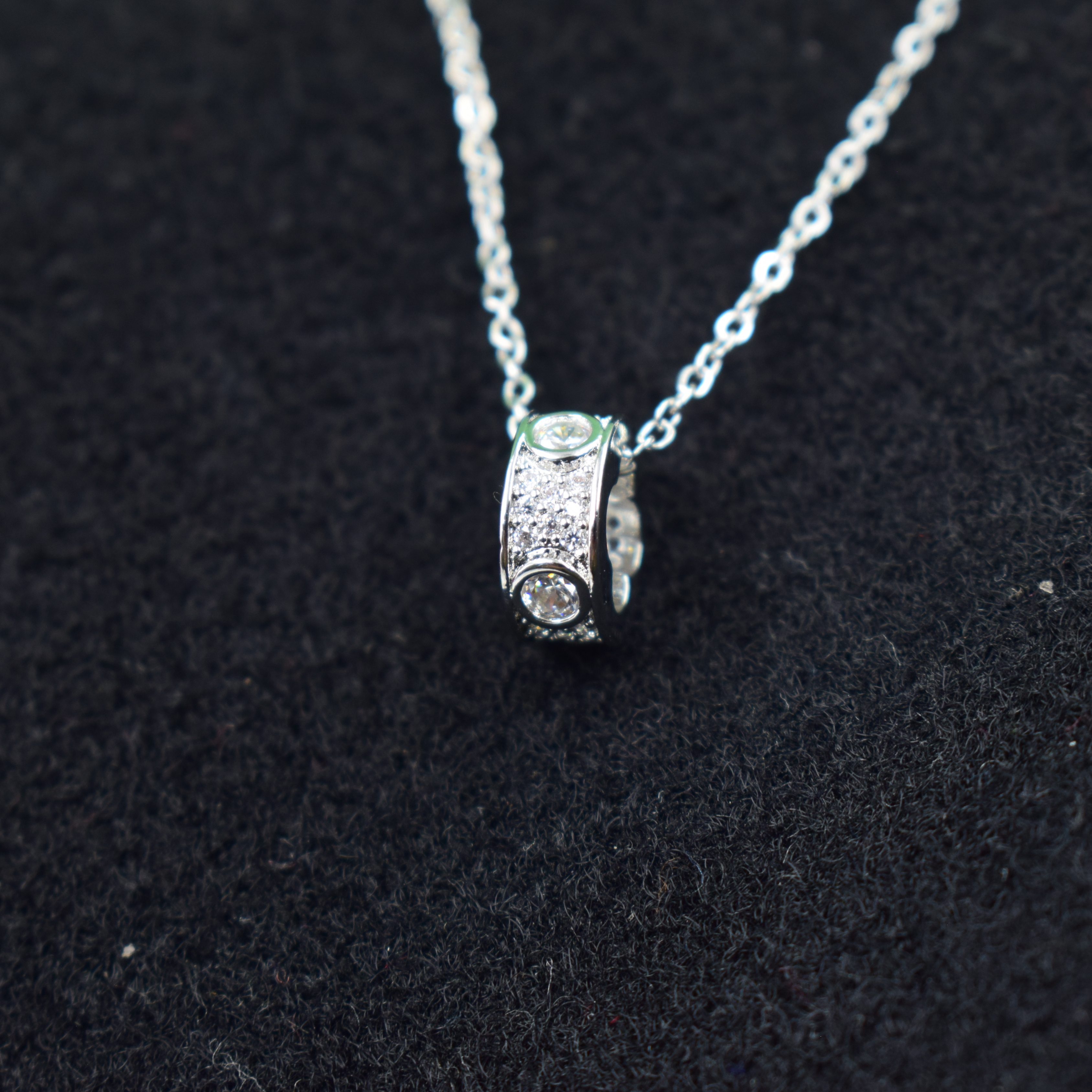 Pure Clover Halo Pendant