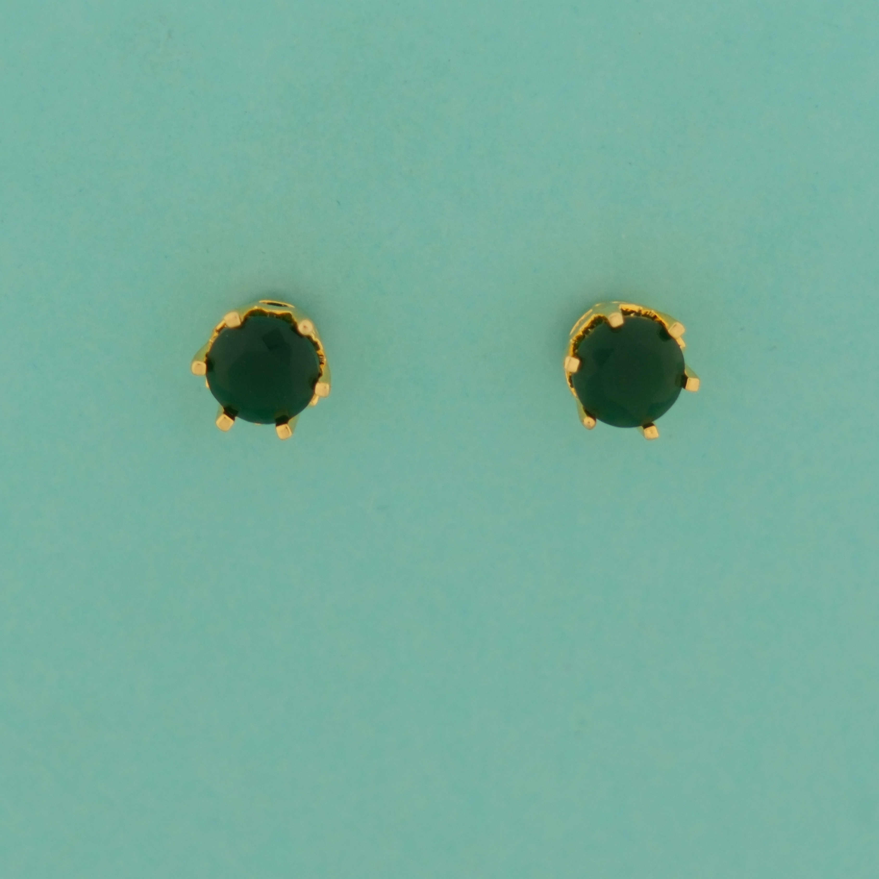 Emerald Grace Solitaire Pendant Set