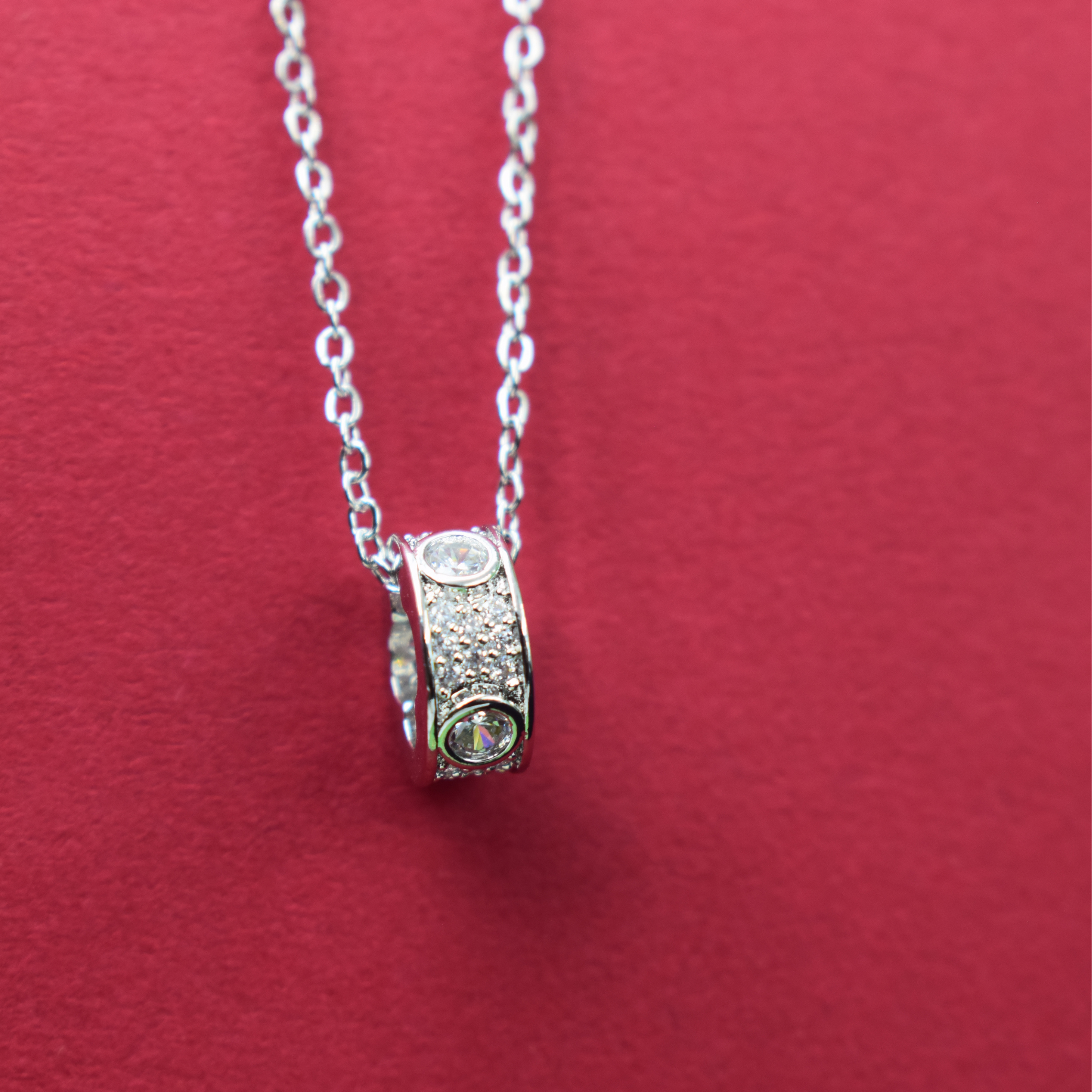 Pure Clover Halo Pendant